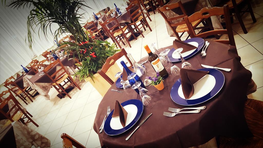 Hotel Gala Pesaro Exterior photo